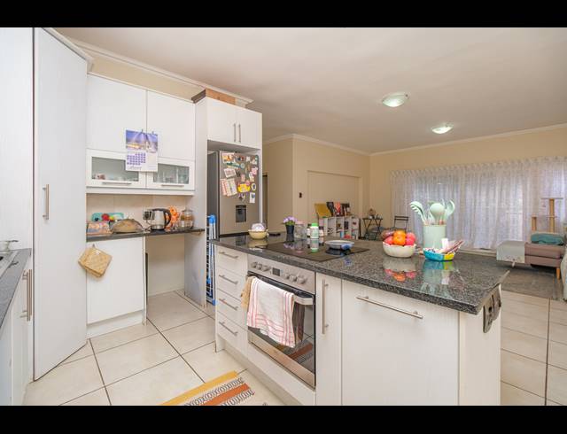 2 BEDROOM APARTMENT FOR SALE IN PARKVIEW
